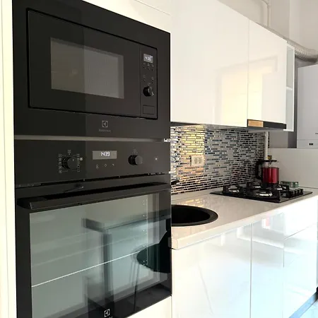 Apartment Plaza Faza 2 *